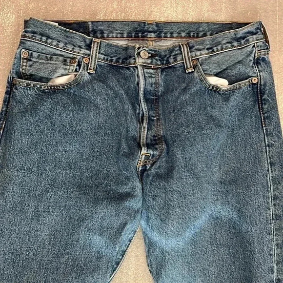 [W36L34]Levi’s 501  Light washed Men Straight Leg Jeans - Picture 2 of 7